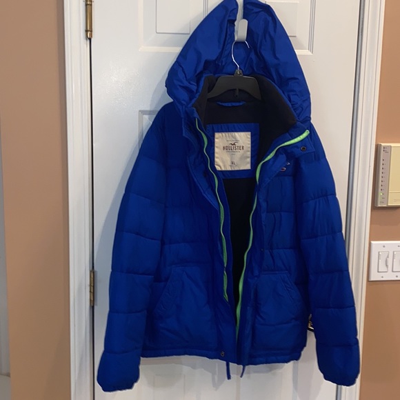 Men’s Royal Blue Hollister Puffy Winter Coat - Picture 3 of 5